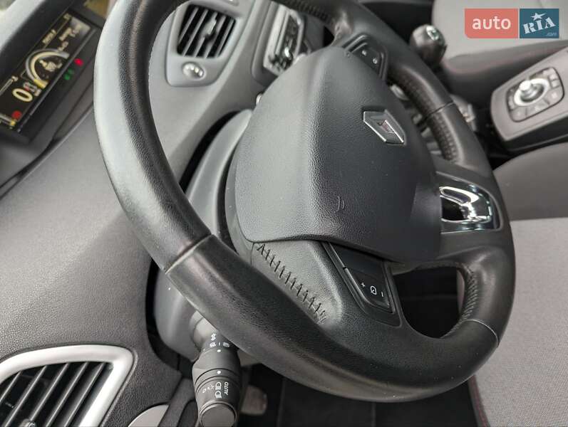 Минивэн Renault Scenic 2014 в Дубно