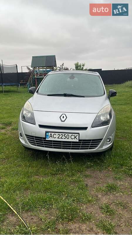 Минивэн Renault Scenic 2011 в Горохове