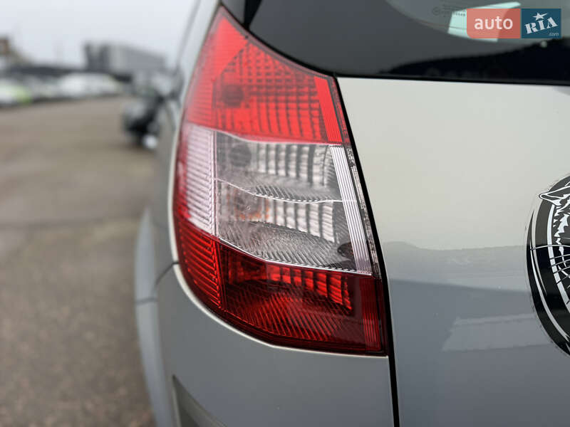 Мінівен Renault Scenic 2004 в Києві