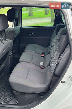Минивэн Renault Scenic 2011 в Кропивницком