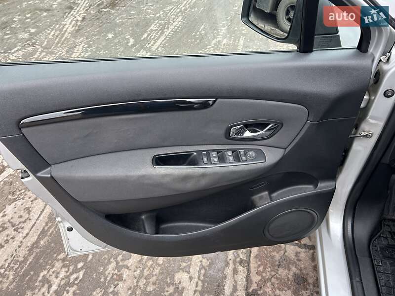 Мінівен Renault Scenic 2013 в Рівному фото 18 Мінівен Renault Scenic 2013 в Рівному