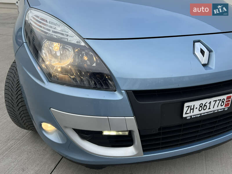 Минивэн Renault Scenic 2011 в Луцке
