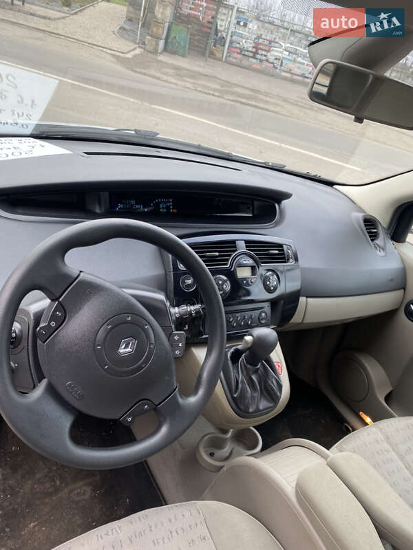 Минивэн Renault Scenic 2005 в Ровно