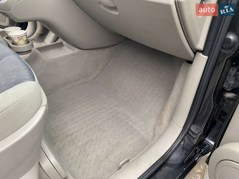 Мінівен Renault Scenic 2005 в Чернівцях