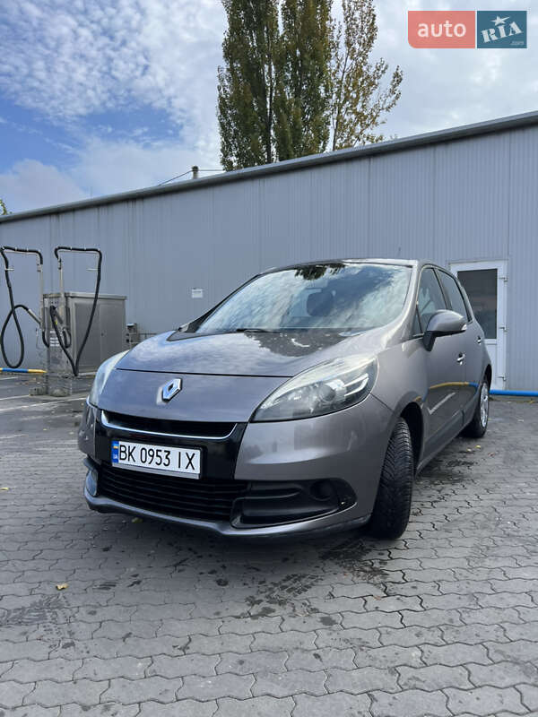 Минивэн Renault Scenic 2012 в Демидовке