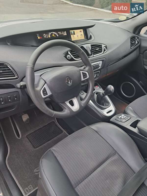 Минивэн Renault Scenic 2012 в Дубно
