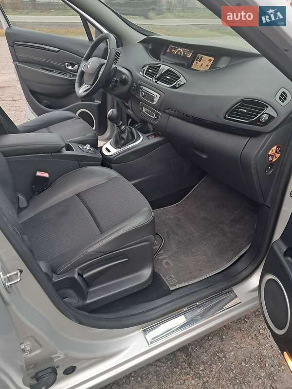 Минивэн Renault Scenic 2012 в Дубно