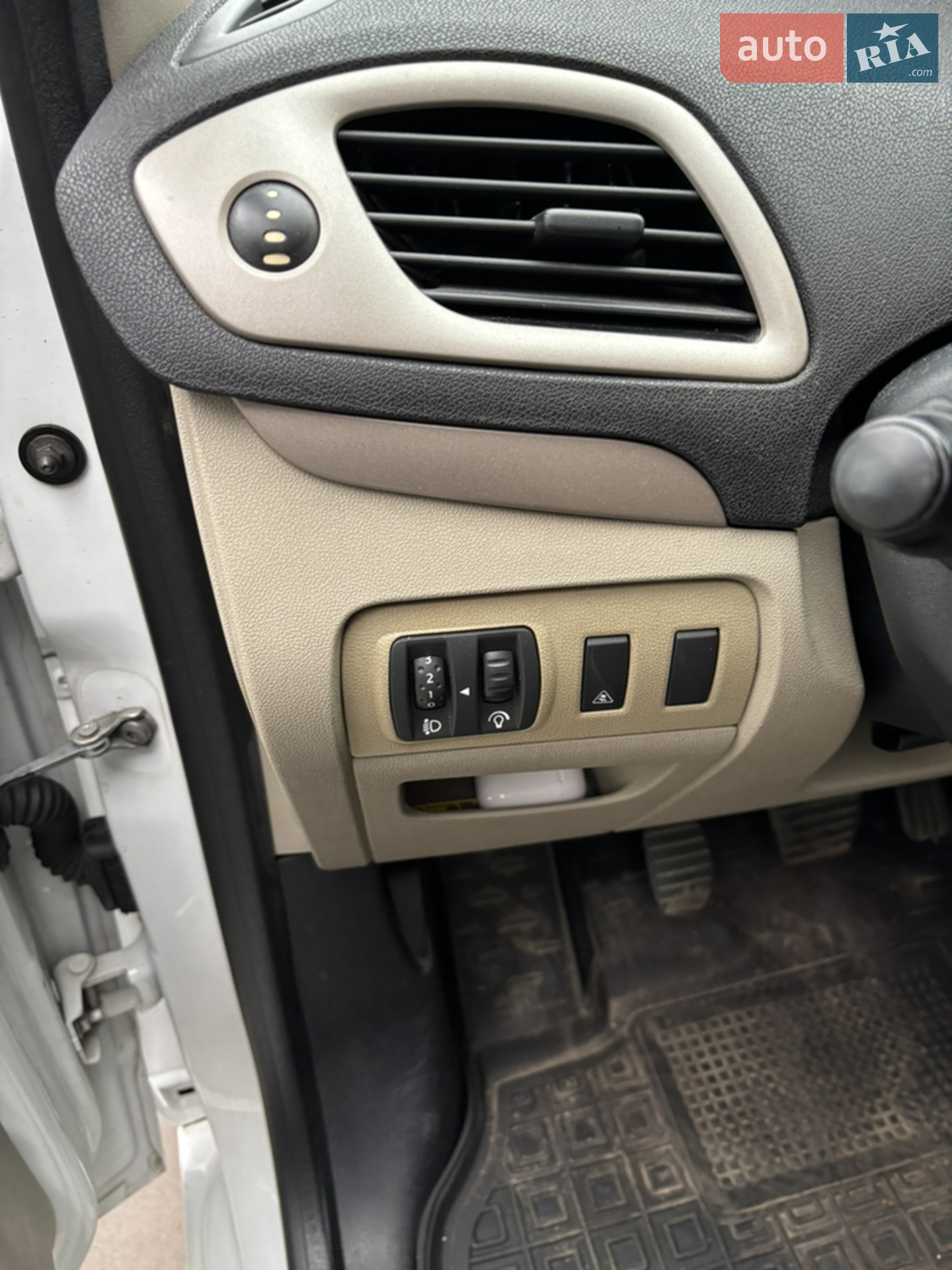 2010 Renault Scenic - мініатюра 31