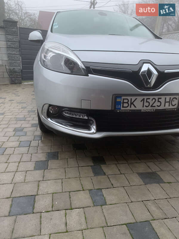 Минивэн Renault Scenic 2015 в Ровно