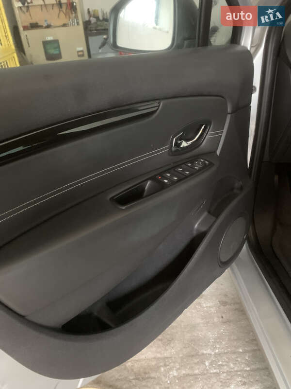 Минивэн Renault Scenic 2015 в Ровно