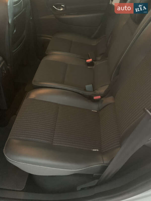 Минивэн Renault Scenic 2015 в Ровно