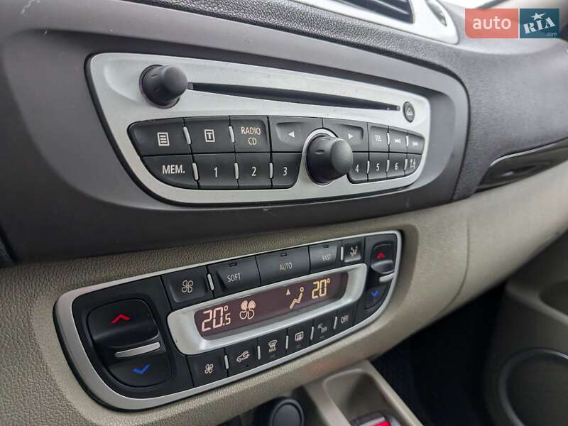 Минивэн Renault Scenic 2009 в Славуте