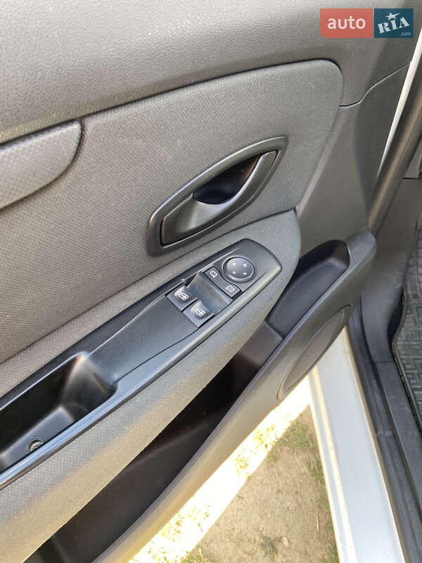 Мінівен Renault Scenic 2011 в Одесі