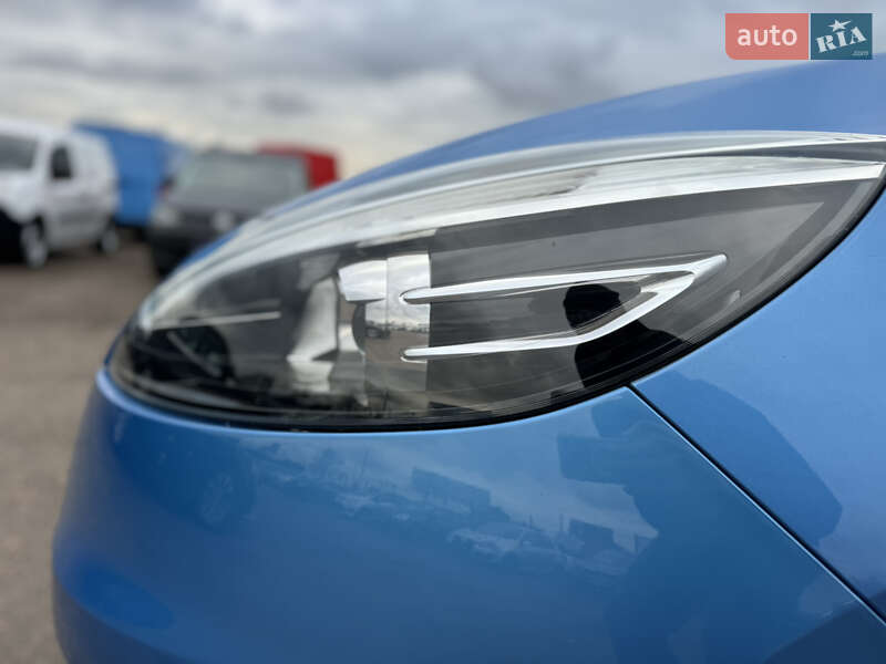 Мінівен Renault Scenic 2012 в Києві