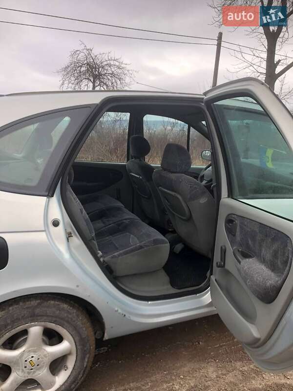 Мінівен Renault Scenic 2001 в Перемишлянах