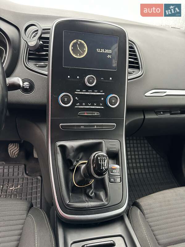 Мінівен Renault Scenic 2017 в Корюківці