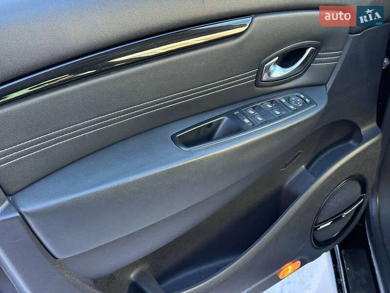 Минивэн Renault Scenic 2011 в Кропивницком