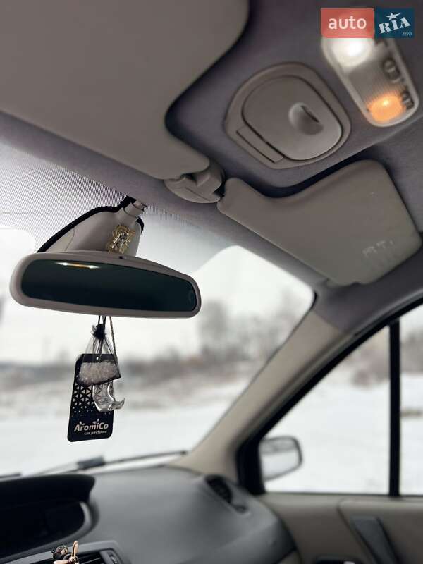 Минивэн Renault Scenic 2005 в Городке фото 10 Минивэн Renault Scenic 2005 в Городке