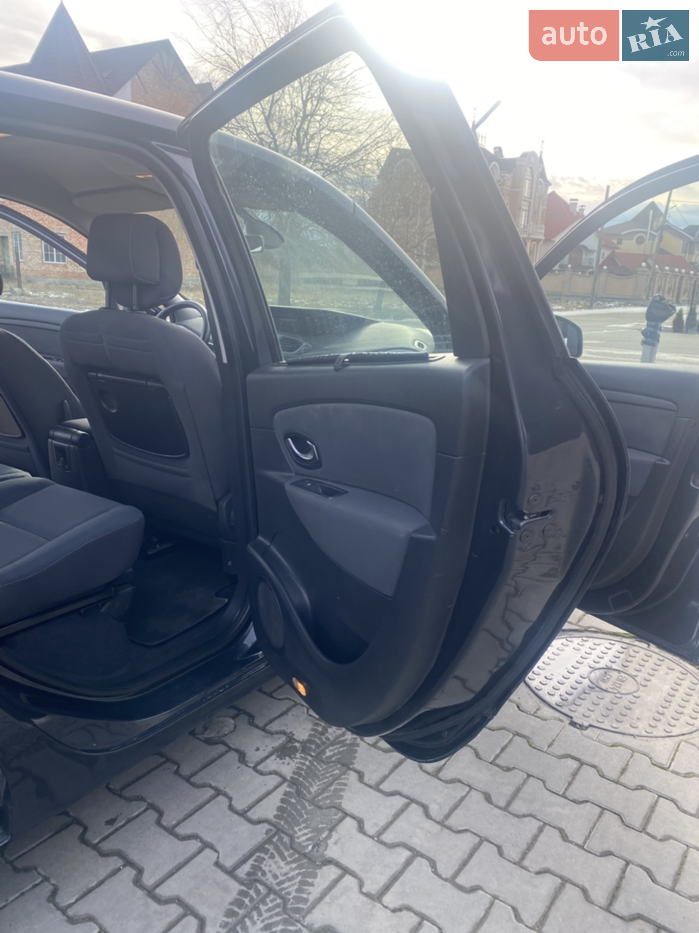 2010 Renault Scenic - мініатюра 14