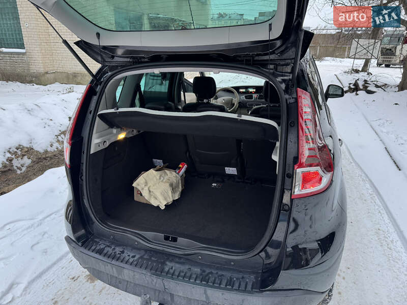 Минивэн Renault Scenic 2011 в Луцке