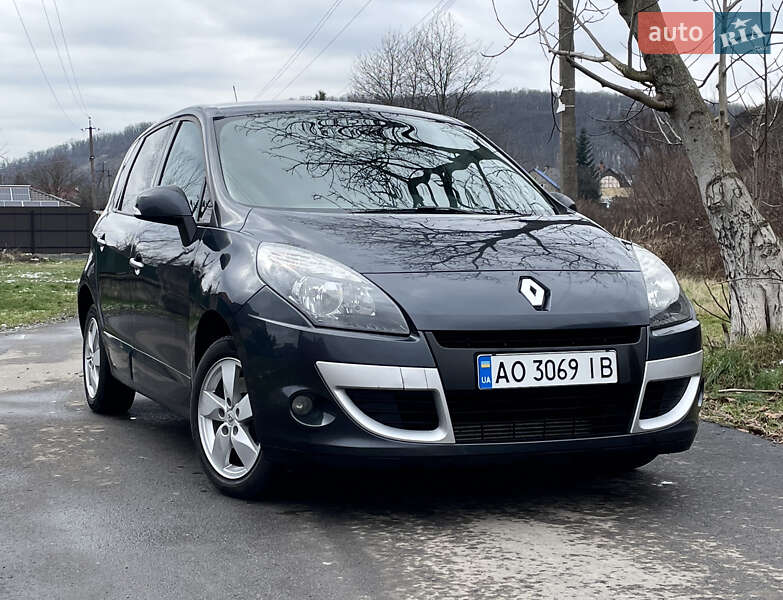 Минивэн Renault Scenic 2009 в Ужгороде