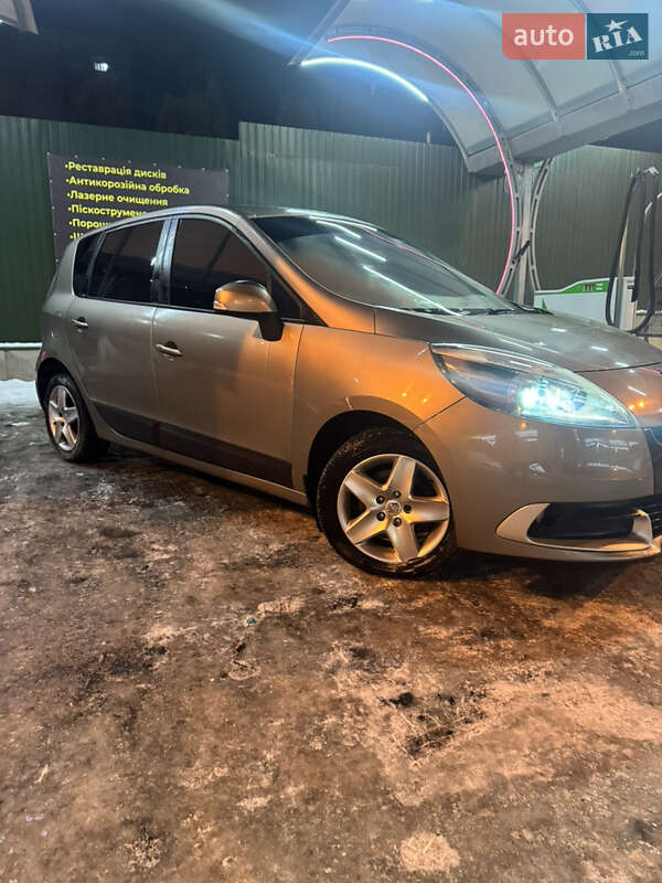 Універсал Renault Scenic 2012 в Хмельницькому