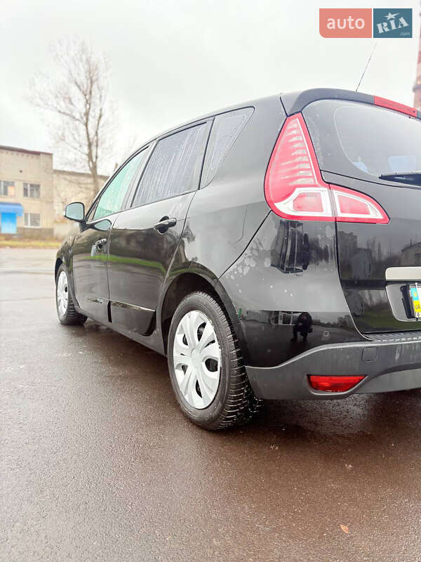 Минивэн Renault Scenic 2011 в Шостке