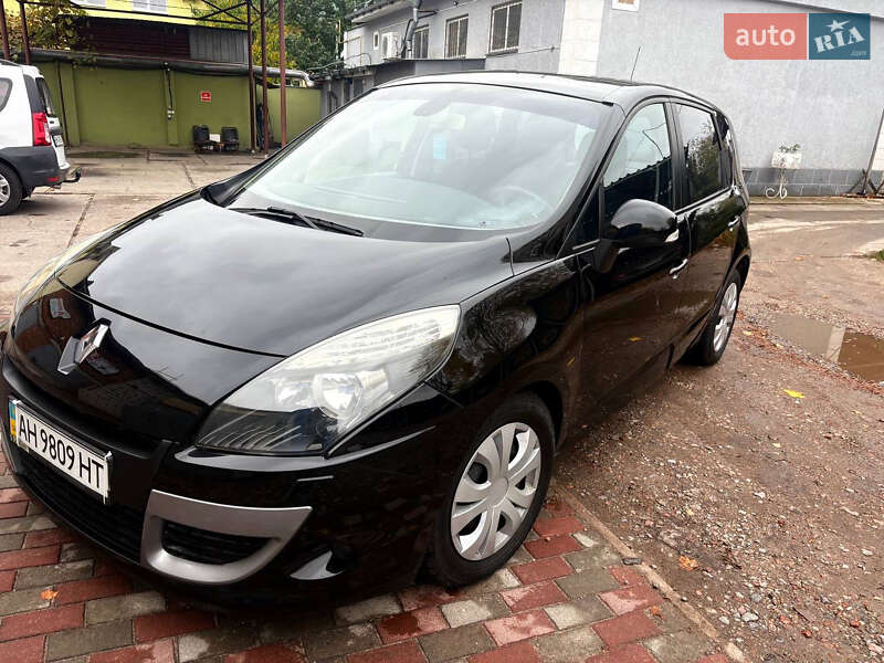 Минивэн Renault Scenic 2011 в Шостке