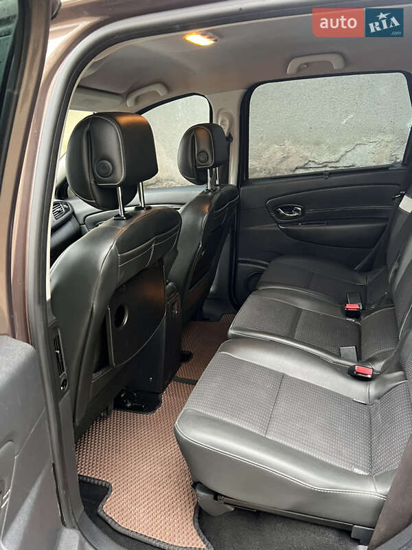 Минивэн Renault Scenic 2012 в Черновцах