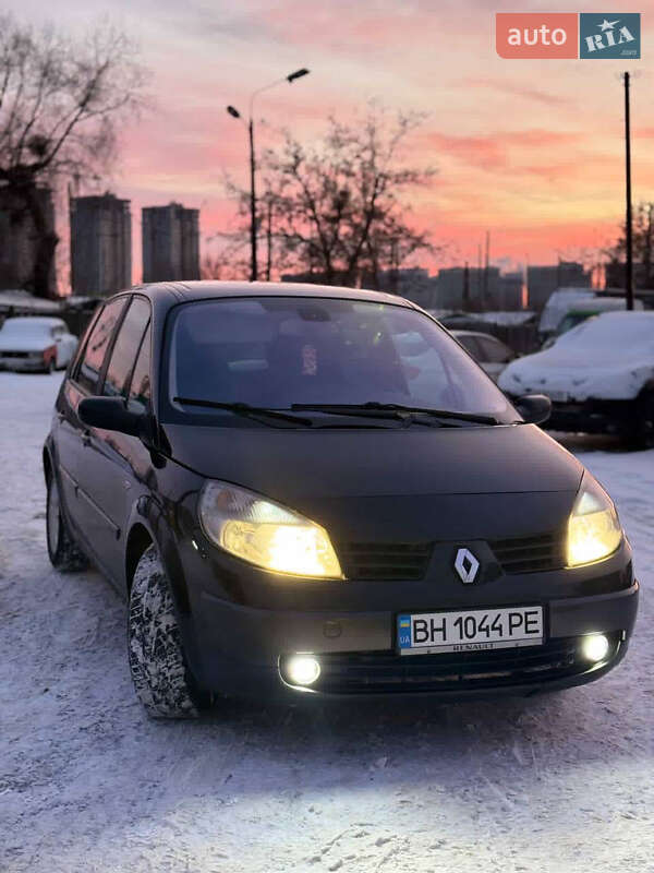 Минивэн Renault Scenic 2004 в Новых Санжарах