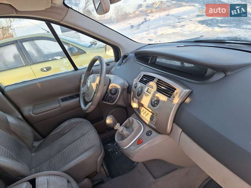 Мінівен Renault Scenic 2004 в Чернівцях