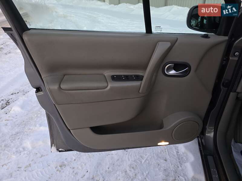 Минивэн Renault Scenic 2004 в Луцке