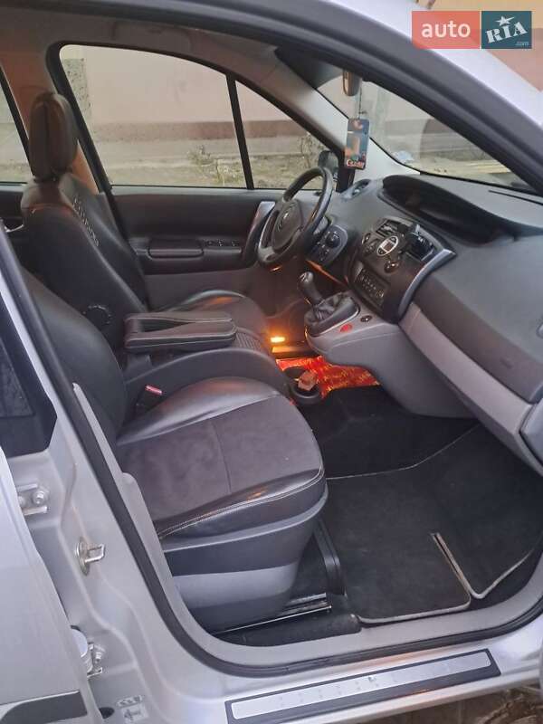 Минивэн Renault Scenic 2005 в Одессе