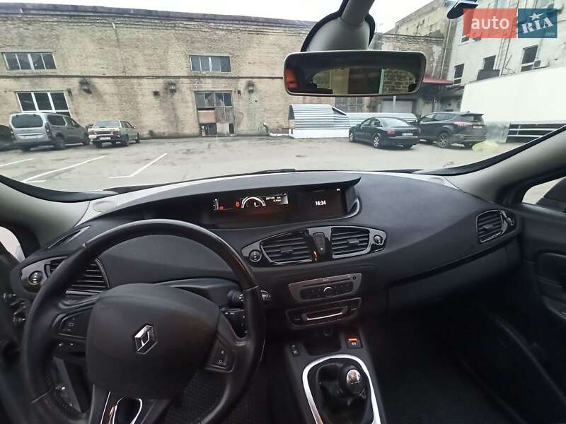 Минивэн Renault Scenic 2015 в Киеве