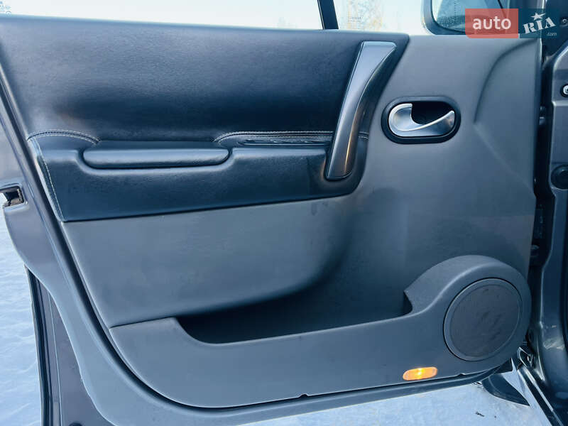 Минивэн Renault Scenic 2005 в Харькове