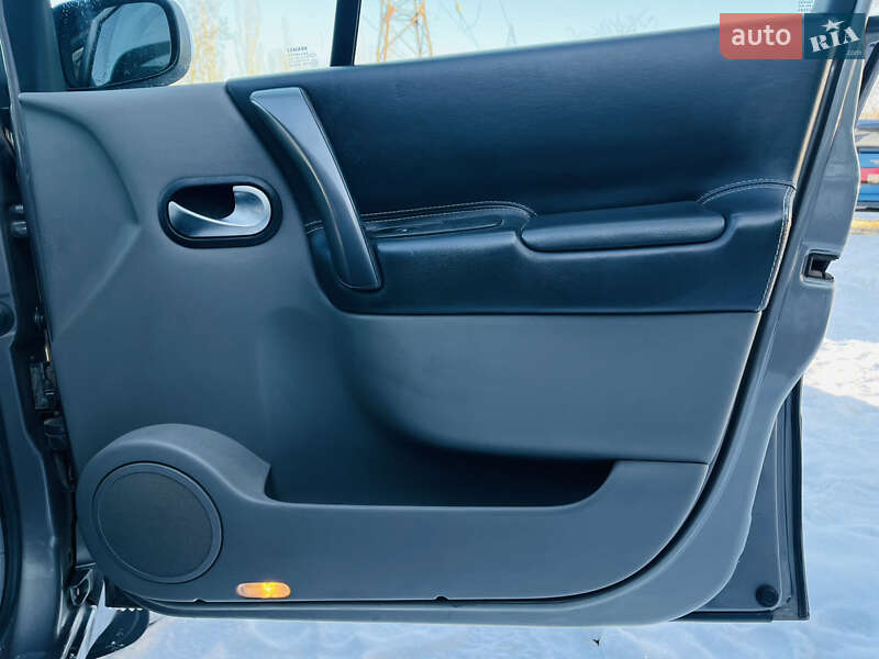 Минивэн Renault Scenic 2005 в Харькове