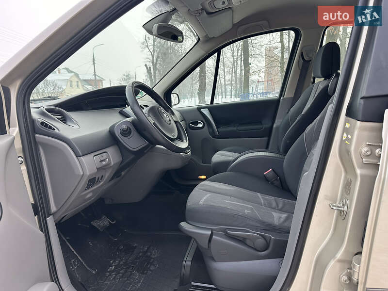 Минивэн Renault Scenic 2006 в Виннице