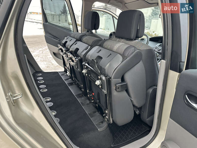 Минивэн Renault Scenic 2006 в Виннице