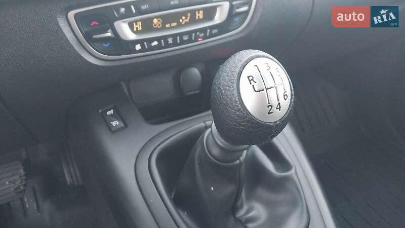 Минивэн Renault Scenic 2013 в Луцке