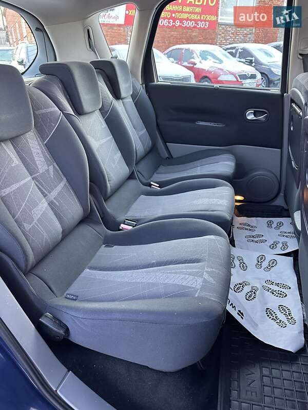 Минивэн Renault Scenic 2004 в Смеле