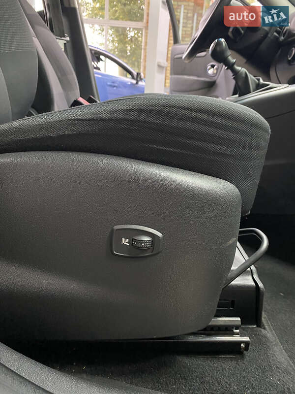 Минивэн Renault Scenic 2012 в Луцке