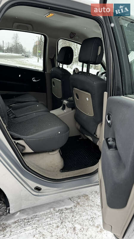 Минивэн Renault Scenic 2003 в Новомосковске