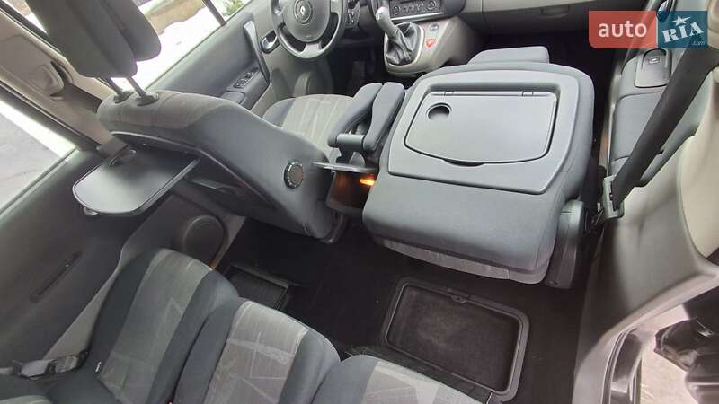 Минивэн Renault Scenic 2005 в Дубно