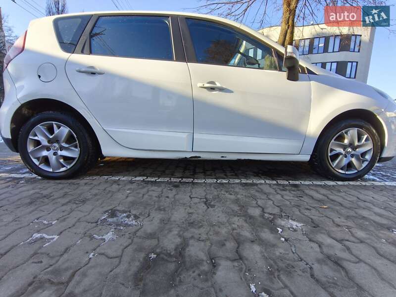 Минивэн Renault Scenic 2011 в Луцке