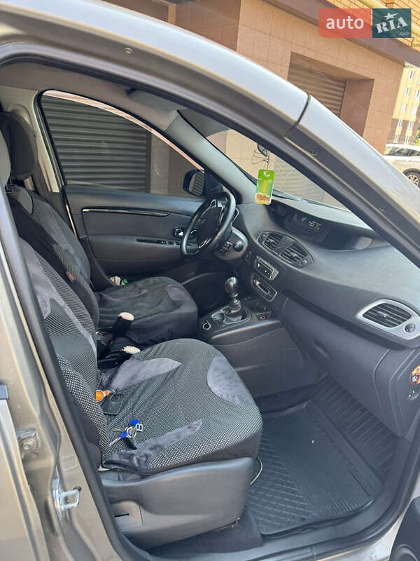 Мінівен Renault Scenic 2012 в Хмельницькому