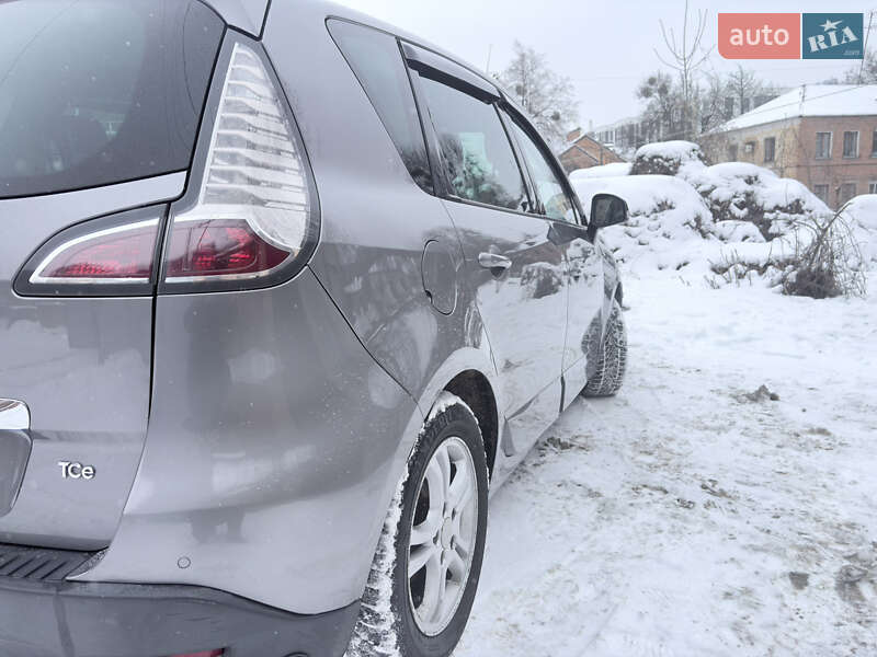 Минивэн Renault Scenic 2012 в Ромнах