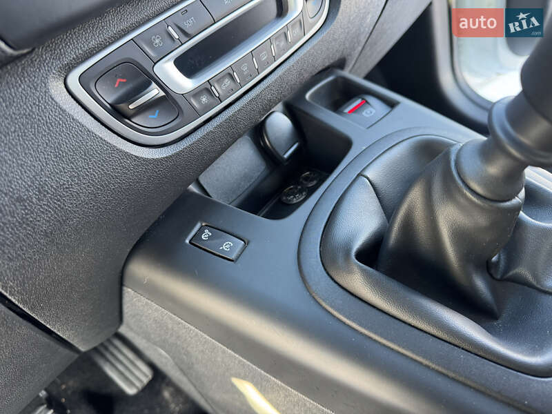 Минивэн Renault Scenic 2015 в Виннице