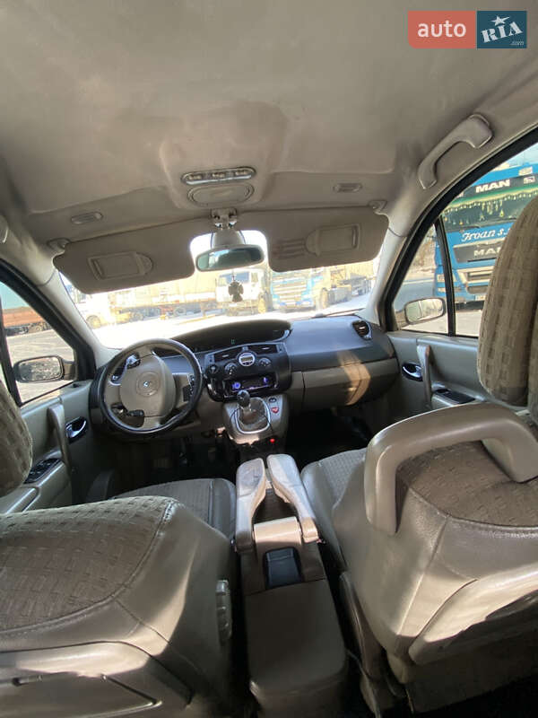 Минивэн Renault Scenic 2004 в Томашполе