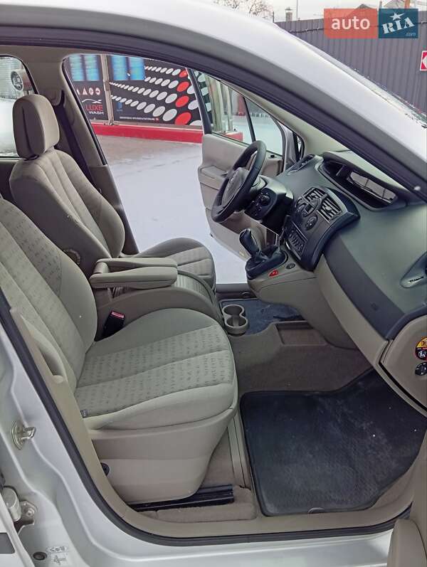 Минивэн Renault Scenic 2004 в Полтаве