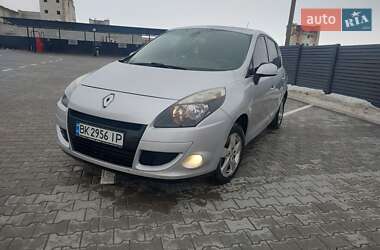 Мінівен Renault Scenic 2011 в Дубні